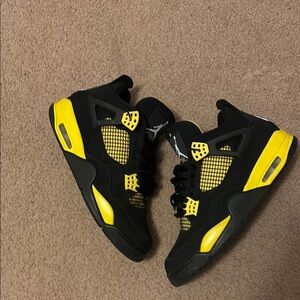Jordan 4 thunder